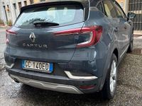 Usata Renault Captur 101 CV (74 kW) 2021 Blu SUV