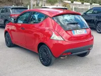 Usata Lancia Ypsilon Gold 69 CV (50 kW) 2018 Rosso Utilitaria