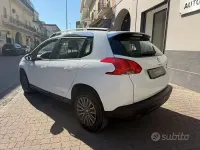 Usata Peugeot 2008 Allure 82 CV (60 kW) 2015 Bianco SUV