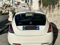 Usata Lancia Ypsilon Silver 95 CV (69 kW) 2016 Bianco Utilitaria