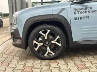 Usata Renault 4 E-Tech Komfort 77 kW (106 CV) 2025 Blu celeste + tetto nero SUV