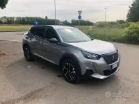 Usata Peugeot 2008 Allure 131 CV (96 kW) 2023 Grigio SUV