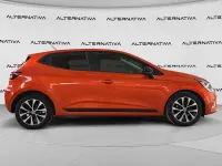 Usata Renault Clio V Equilibre 101 CV (74 kW) 2023 Orange valencia Berlina