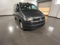 Usata VW Caravelle 150 CV (110 kW) 2023 Grigio indio metallizzato Monovolume