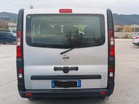 usata Nissan NV300 9 posti