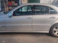 Usata Mercedes E270 Avantgarde 176 CV (129 kW) 2005 Argento Berlina