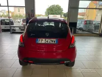 Usata Lancia Ypsilon Silver 69 CV (50 kW) 2018 Rosso Utilitaria