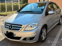 Usata Mercedes B180 116 CV (85 kW) 2009 Grigio Monovolume