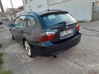 Usata BMW 318 122 CV (89 kW) 2007 Nero Station wagon