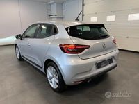 Usata Renault Clio V Zen 101 CV (74 kW) 2022 Grigio Berlina