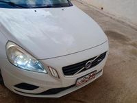 Usata Volvo V60 R-Design 115 CV (84 kW) 2012 Bianco Station wagon