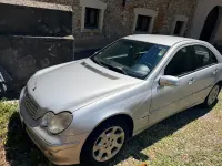 Usata Mercedes C220 150 CV (110 kW) 2005 Grigio Berlina