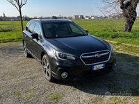 Usata Subaru Outback 175 CV (128 kW) 2019 Grigio SUV