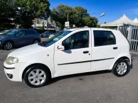 Usata Fiat Punto Dynamic 69 CV (50 kW) 2005 Bianco Utilitaria