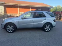 Usata Mercedes ML320 224 CV (164 kW) 2005 Grigio SUV