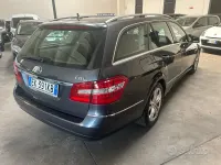 Usata Mercedes E250 Avantgarde 204 CV (150 kW) 2011 Grigio Berlina