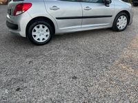 usata Peugeot 207 1.4 HDi 70CV-NEOPATENTATI