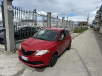 Usata Lancia Ypsilon 69 CV (50 kW) 2020 Rosso Utilitaria