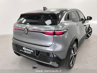 Begagnad Renault Megane E-Tech 160 kW (218 HK) 2022 Grå Sedan