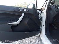 Usata Ford Fiesta Business Edition 70 CV (51 kW) 2012 Bianco Utilitaria