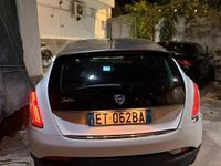 Usata Lancia Delta 105 CV (77 kW) 2014 Bianco Utilitaria