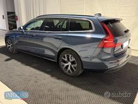 Usata Volvo V60 Core 197 CV (144 kW) 2023 Blu metallizzato Station wagon