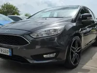 Usata Ford Focus 95 CV (69 kW) 2018 Grigio Berlina