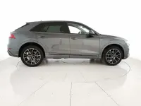 Usata Audi Q8 Sport 231 CV (169 kW) 2021 Grigio daytona perla SUV