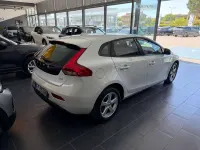 Usata Volvo V40 Kinetic 120 CV (88 kW) 2017 Bianco Berlina