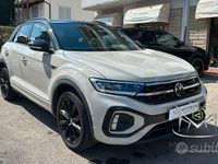 Usata VW T-Roc R-line 116 CV (85 kW) 2023 Marrone SUV