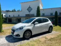 Usata Peugeot 208 Active 83 CV (61 kW) 2018 Bianco Utilitaria