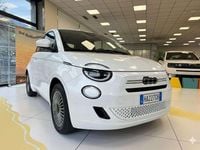 Nuova Fiat 500 Pop 88 CV (64 kW) 2025 Nero cinema (metallizzato) Berlina