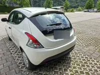 Usata Lancia Ypsilon 69 CV (50 kW) 2018 Bianco Utilitaria