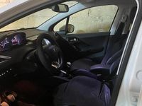 Usata Peugeot 208 115 CV (84 kW) 2012 Utilitaria