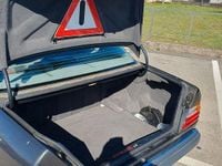 Usata Mercedes E200 122 CV (89 kW) 1990 Nero Berlina