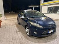 Usata Ford Fiesta Titanium 70 CV (51 kW) 2012 Blu Berlina