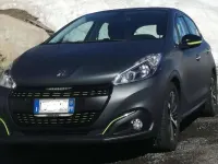 Usata Peugeot 208 Allure 75 CV (55 kW) 2016 Grigio Utilitaria