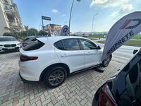 Second-hand Alfa Romeo Stelvio Executive 179 CP (131 kW) 2018 Alb SUV