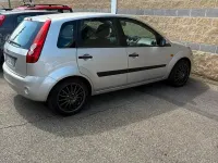 Usata Ford Fiesta 75 CV (55 kW) 2006 Grigio Utilitaria