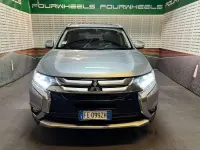 Usata Mitsubishi Outlander Instyle 150 CV (110 kW) 2016 Argento SUV