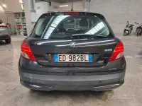 Usata Peugeot 207 95 CV (69 kW) 2011 Nero Utilitaria
