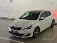 Usata Peugeot 308 GT-line 120 CV (88 kW) 2015 Bianco Berlina
