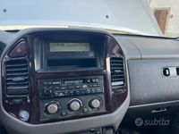 Usata Mitsubishi Pajero 160 CV (117 kW) 2002 Grigio SUV