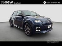 Begagnad Renault 5 E-Tech Iconic 110 kW (150 HK) 2024 Blå Sedan