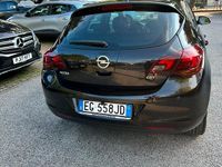Usata Opel Astra 110 CV (80 kW) 2011 Nero Berlina