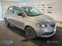 Usata Lancia Ypsilon Silver 70 CV (51 kW) 2022 Grigio metallizzato Utilitaria