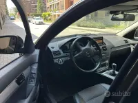 Usata Mercedes 220 Avantgarde 170 CV (125 kW) 2008 Nero Berlina