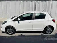 Begagnad Toyota Yaris Hybrid Active 2017 Vit Sedan