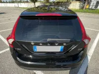 Usata Volvo V60 Momentum 163 CV (119 kW) 2011 Nero Station wagon