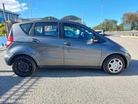 Usata Mercedes A180 109 CV (80 kW) 2011 Grigio scuro metallizzato Berlina
